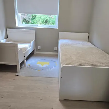 Modern House Apartman